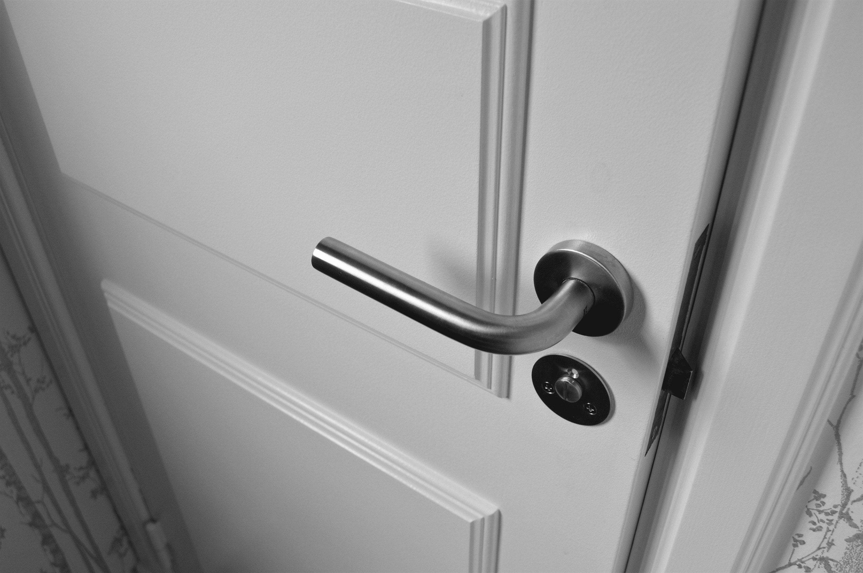 Cómo mejorar la seguridad del hogar con ventanas y puertas de alta calidad