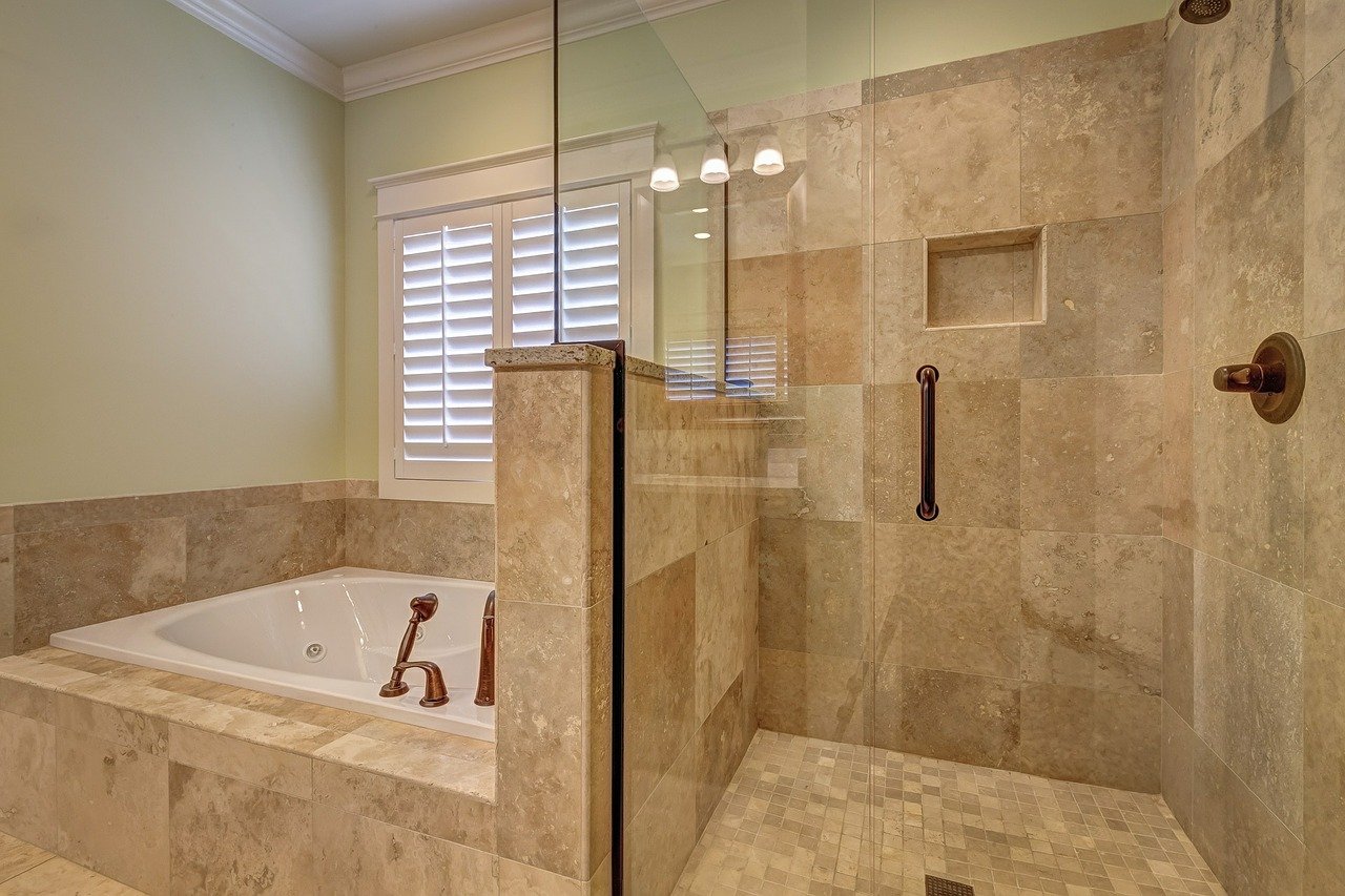 5 Shower Glass Door Options For Your Home