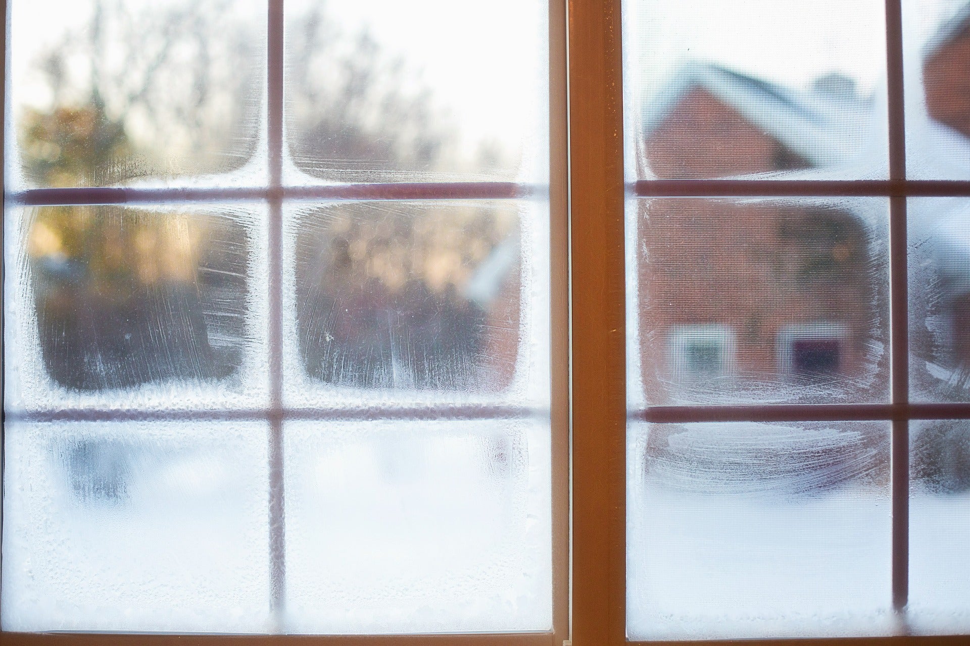 Solutions to Common Glass Window Issues During the Winter